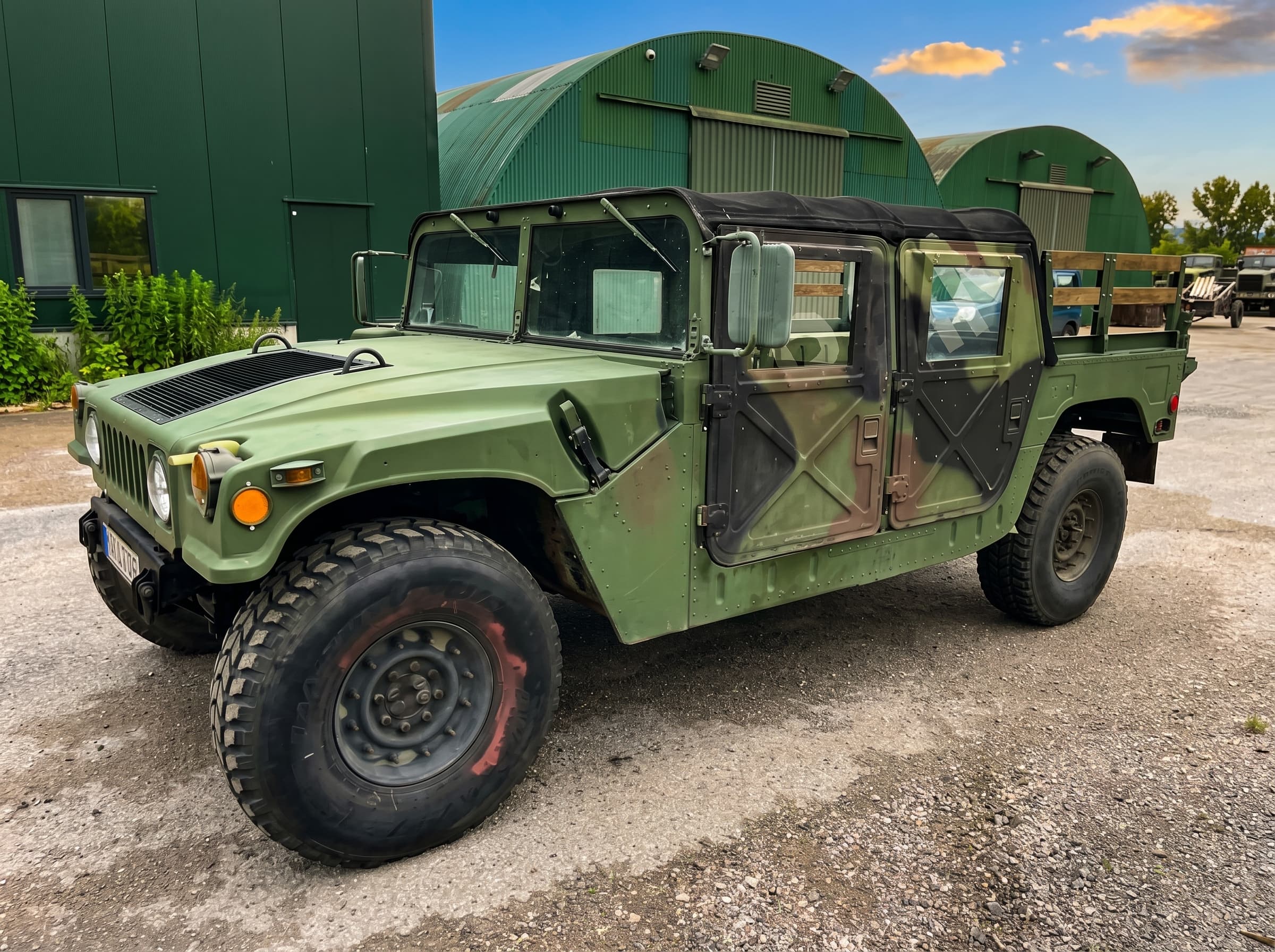 HMMWV M998