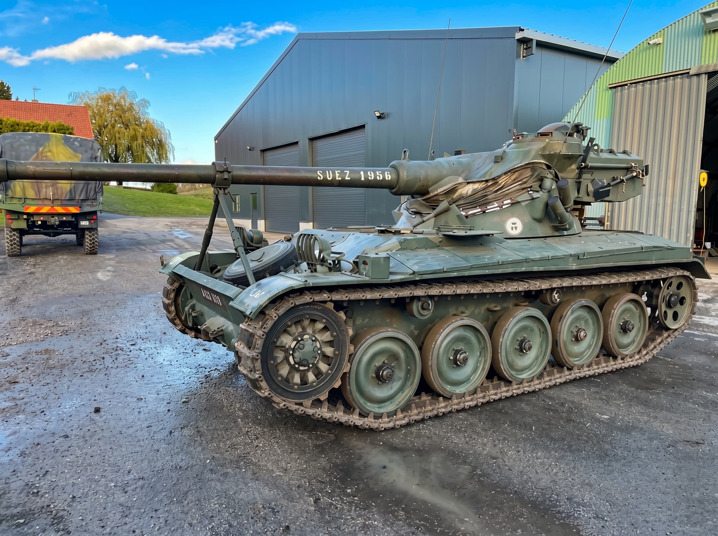 CHAR AMX 13