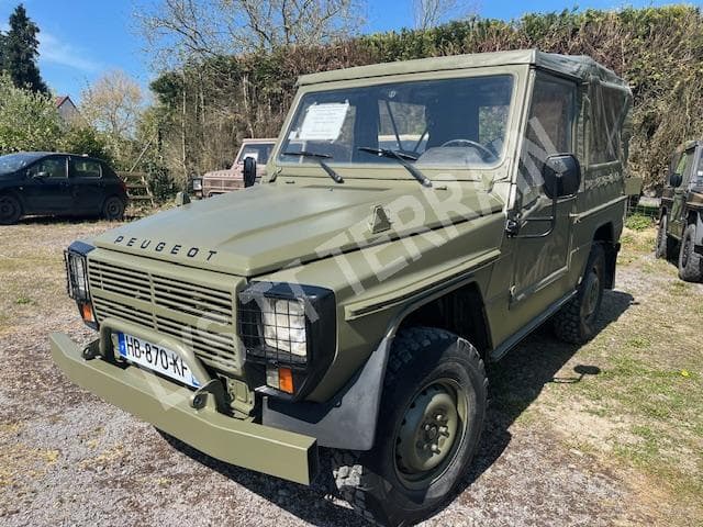 VLTT Peugeot P4 vert OTAN