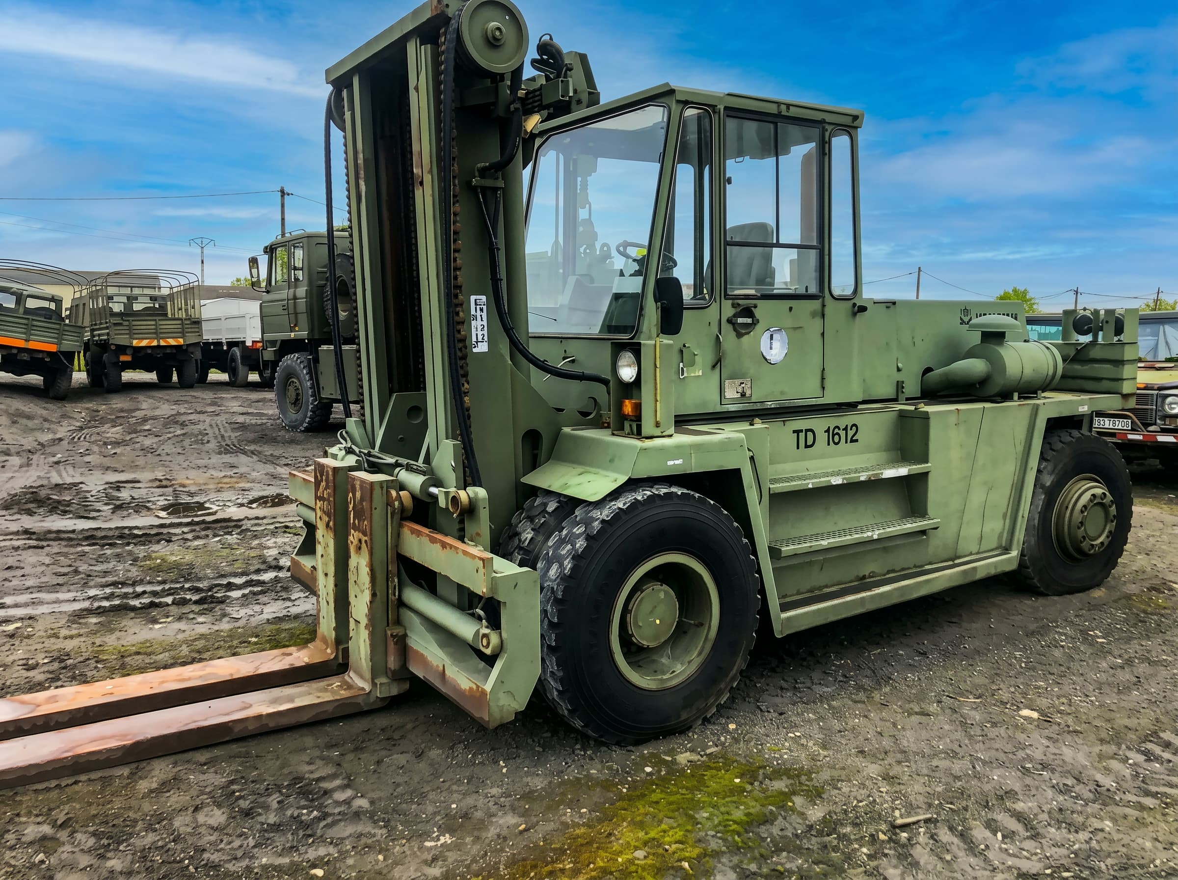 CHARIOT ELEVATEUR SISU / VALMET 16T