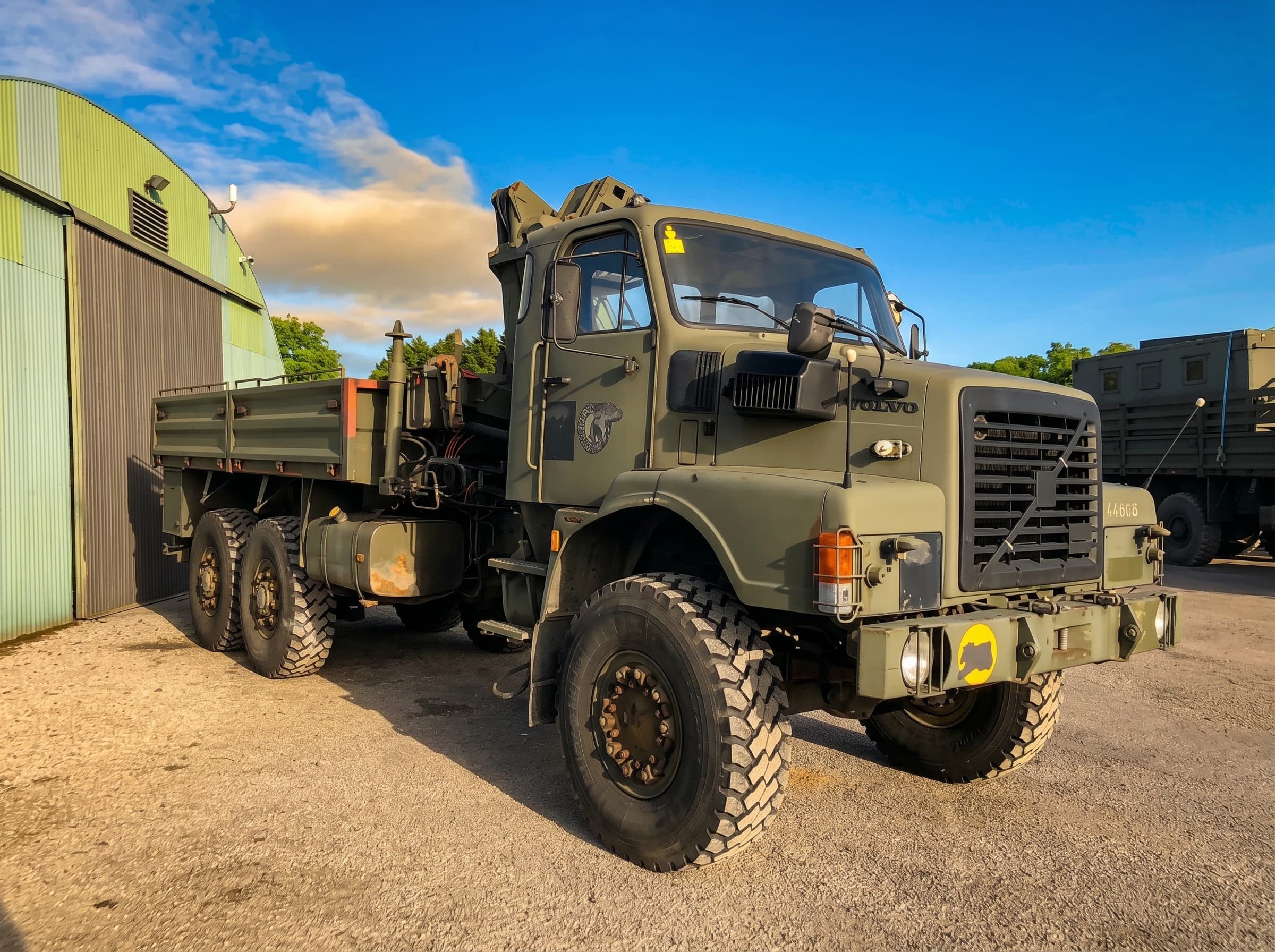 VOLVO N10 6X6 GRUE