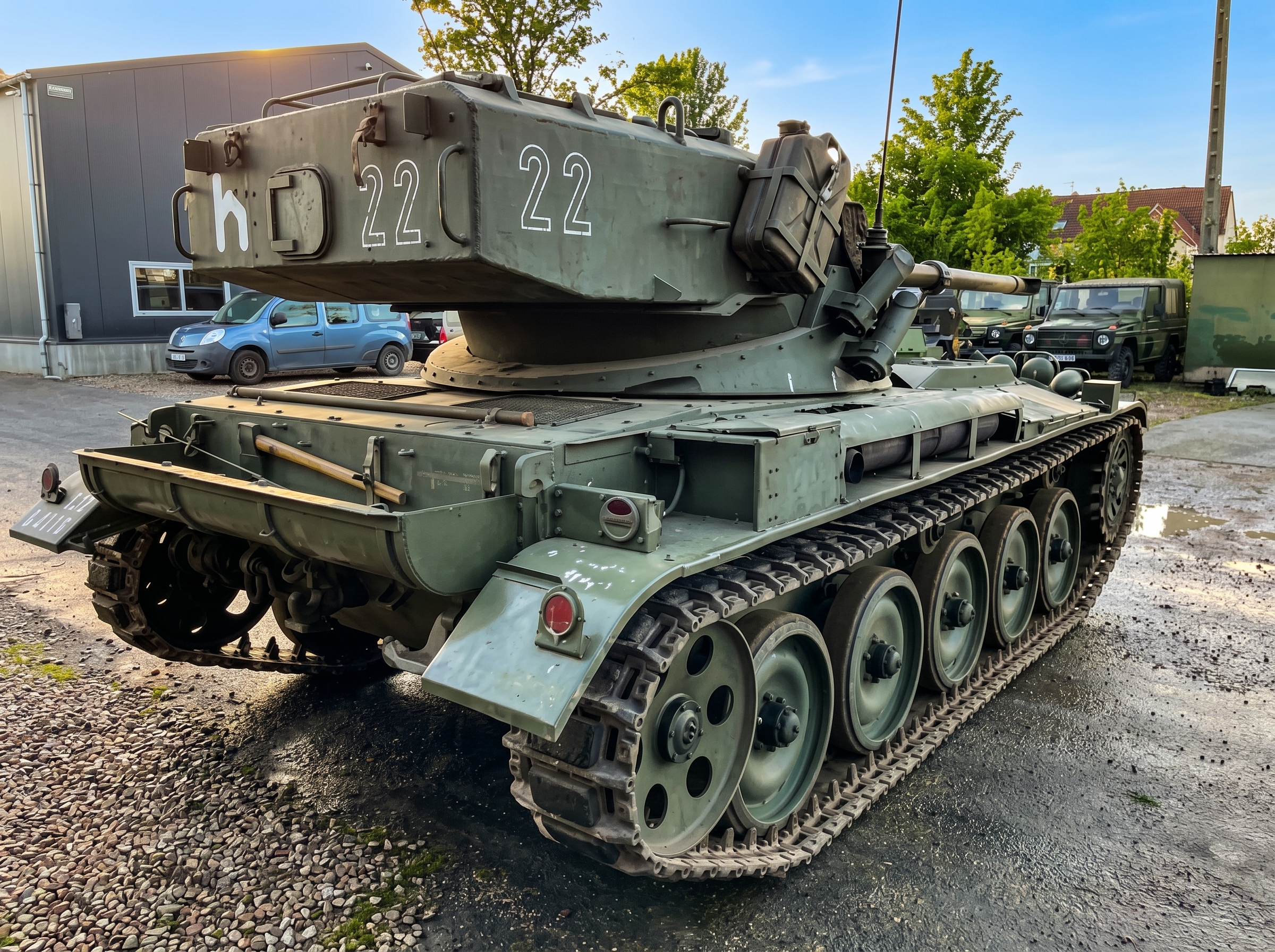CHAR AMX 13