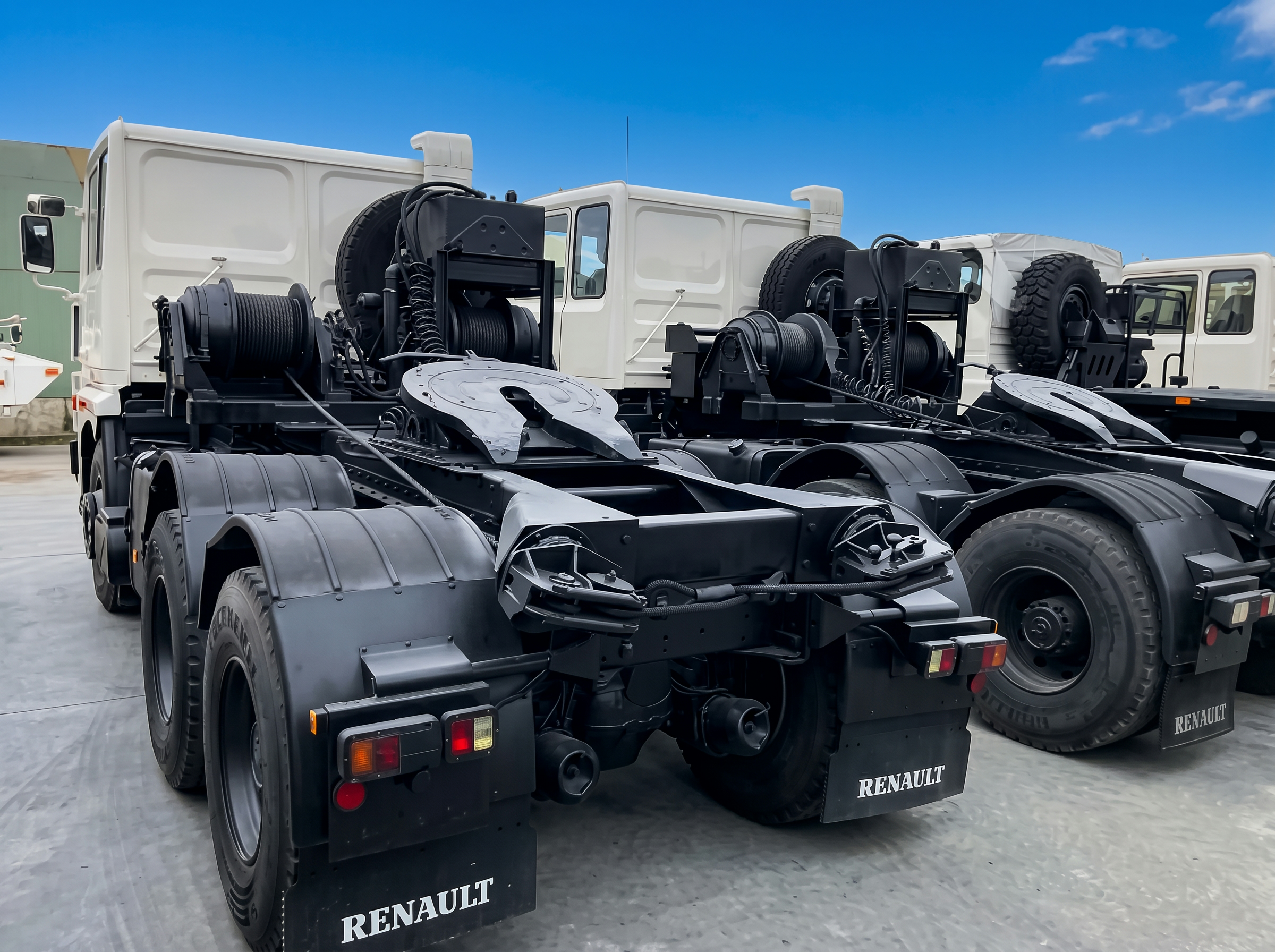 RENAULT R390 6X4