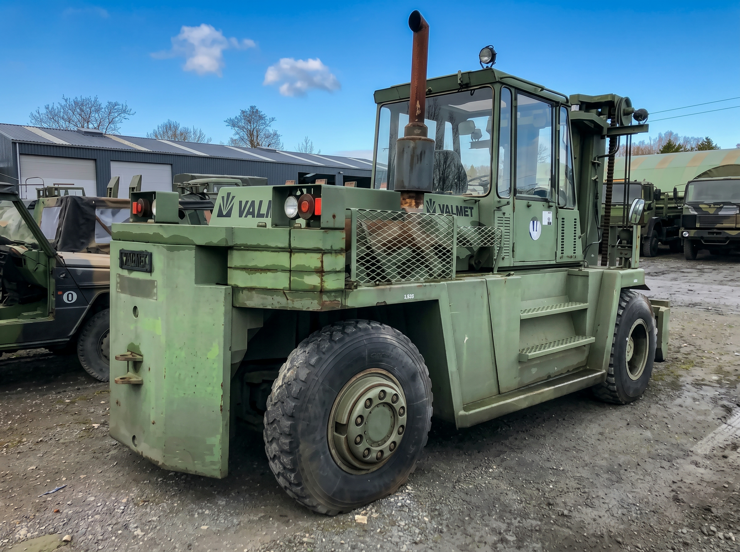 CHARIOT ELEVATEUR SISU / VALMET 16T