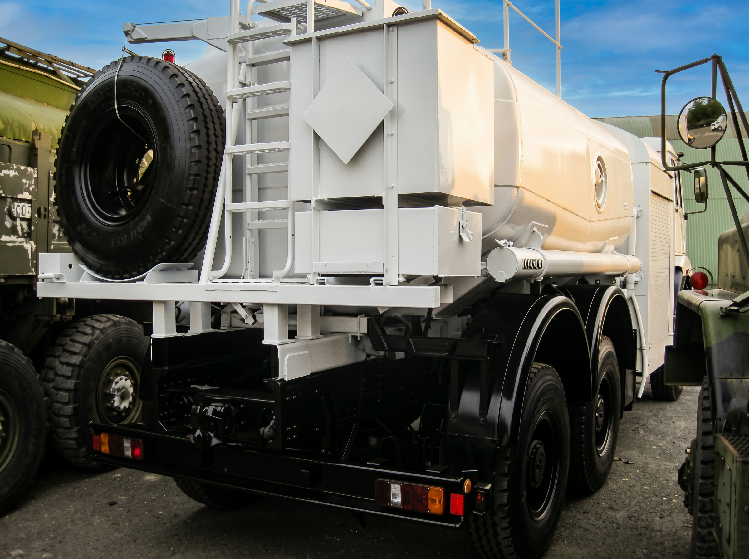 IVECO 6X6 CITERNE 8 000 LITRES