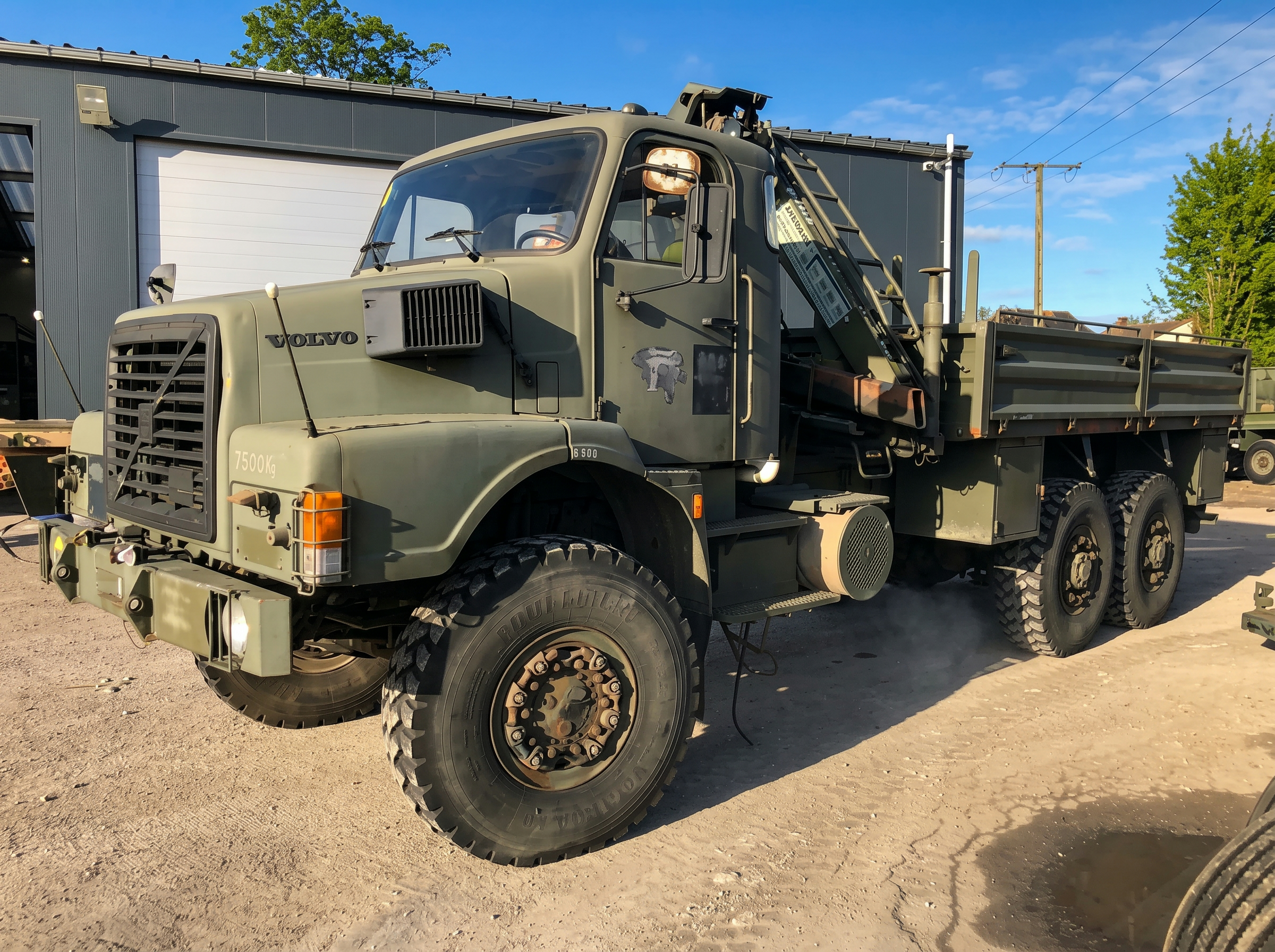 VOLVO N10 6X6 GRUE