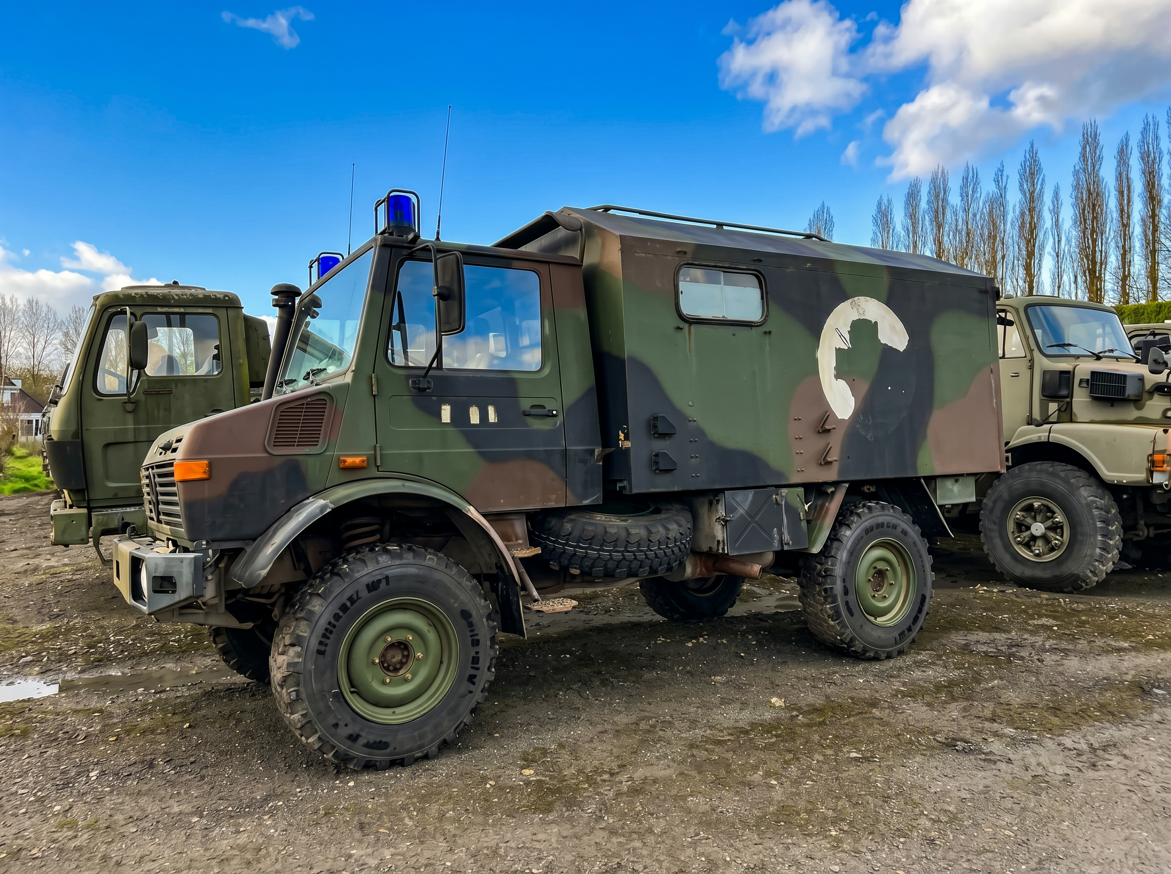 UNIMOG 435 AMBULANCE